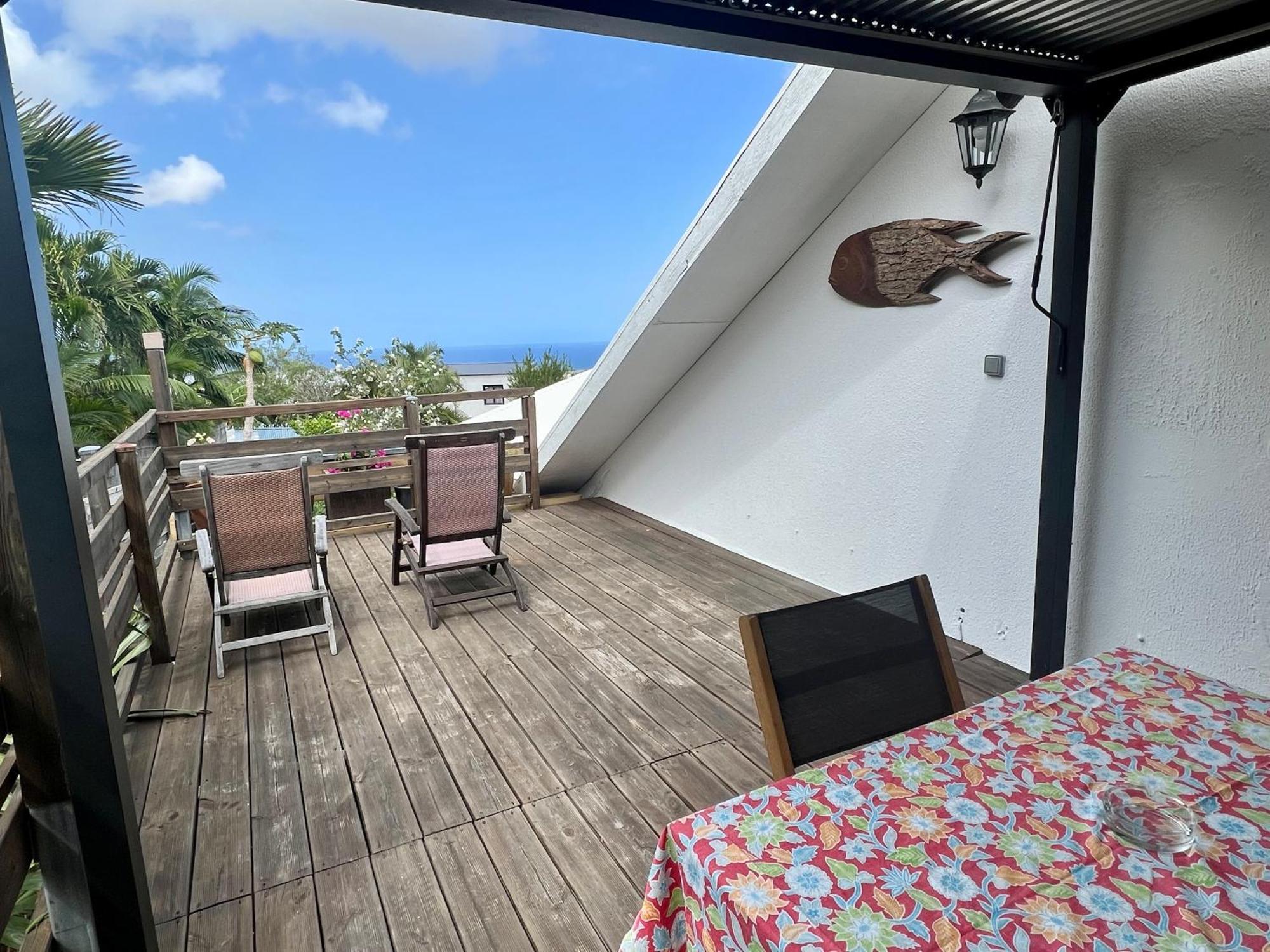 Ravine Bleue Etage Bed & Breakfast Riviere Saint-Louis Exterior photo
